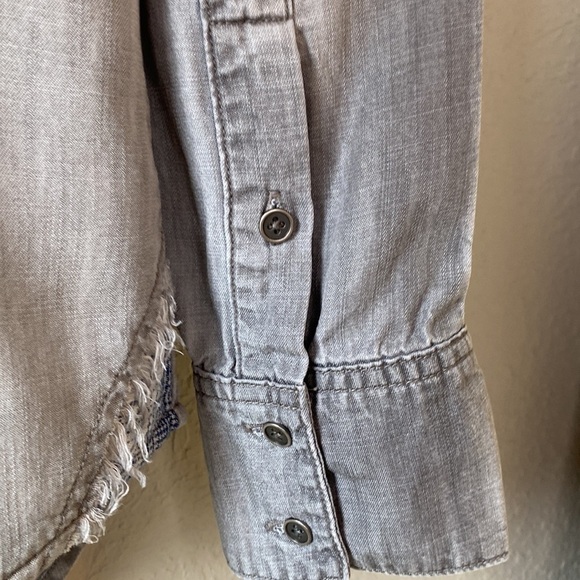 bella dahl Long Sleeve Button Down Grey Distressed Shirt Size XS - Picture 6 of 16